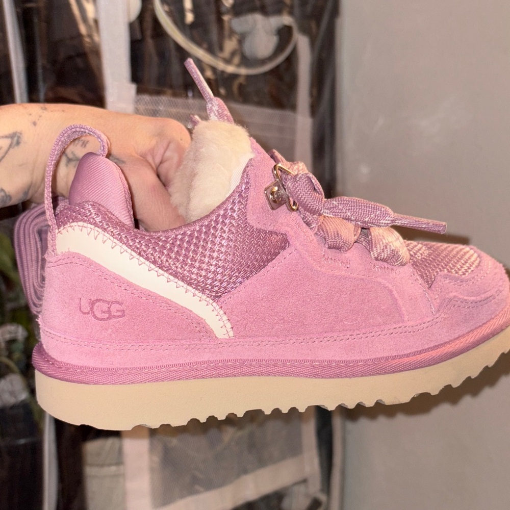 UGG Kids lowmel Light Pink Sneakers with Cream Accents